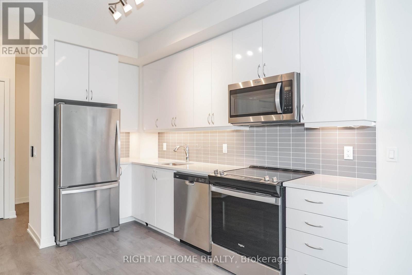 3001 - 38 Annie Craig Drive, Toronto, Ontario  M8V 0G9 - Photo 10 - W12473234