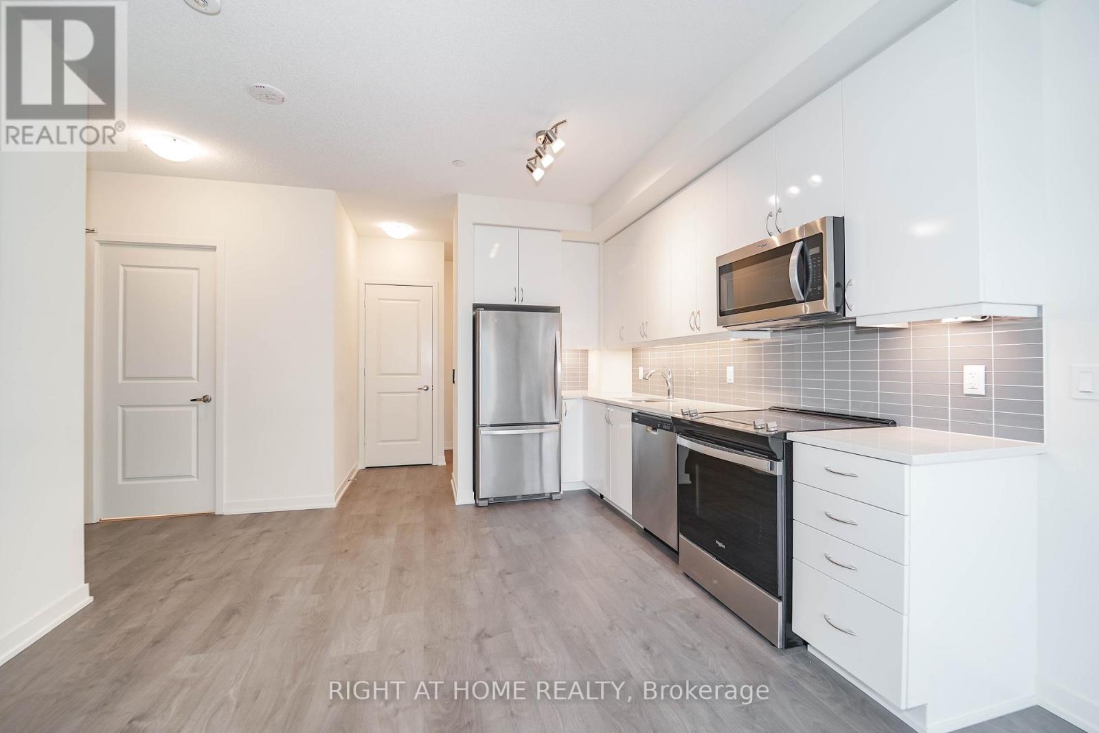 3001 - 38 Annie Craig Drive, Toronto, Ontario  M8V 0G9 - Photo 11 - W12473234