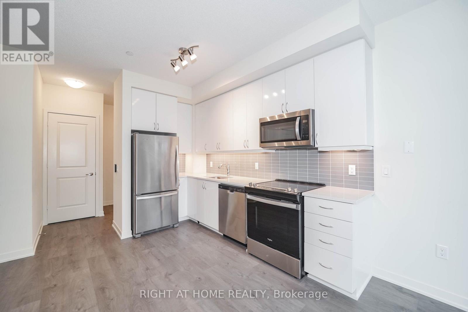3001 - 38 Annie Craig Drive, Toronto, Ontario  M8V 0G9 - Photo 9 - W12473234