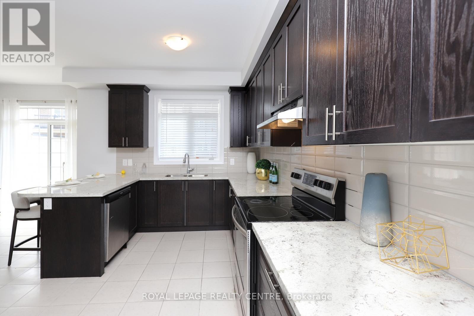 3020 George Savage Avenue, Oakville, Ontario  L6M 0Z1 - Photo 12 - W12473242