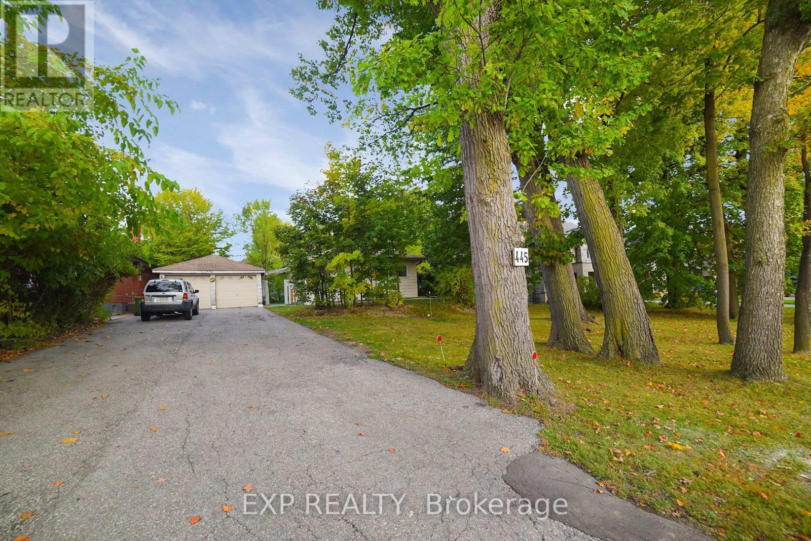 445 MARTIN GROVE ROAD, Toronto, Ontario