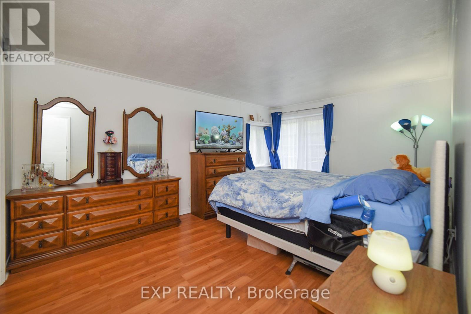 445 Martin Grove Road, Toronto, Ontario  M9B 4M3 - Photo 17 - W12473247