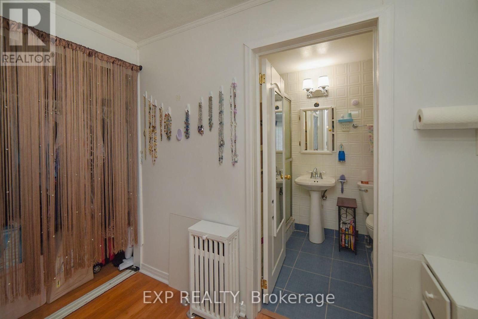 445 Martin Grove Road, Toronto, Ontario  M9B 4M3 - Photo 20 - W12473247