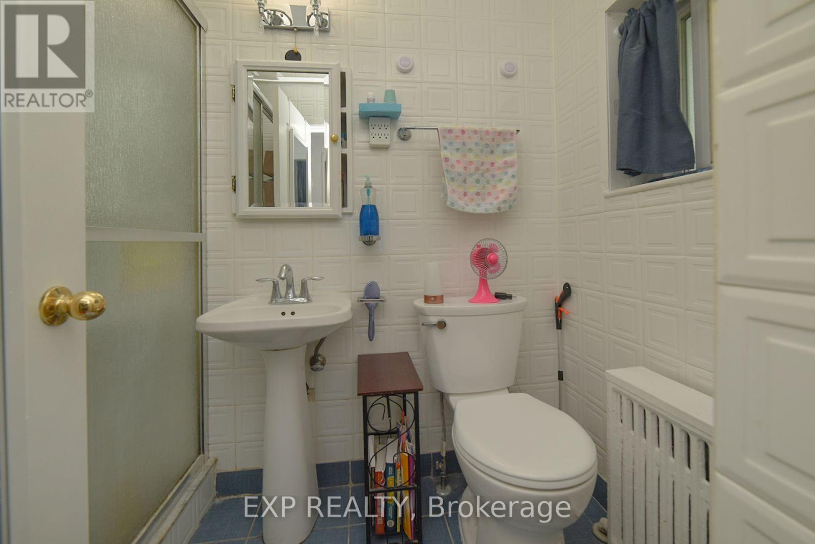 445 Martin Grove Road, Toronto, Ontario  M9B 4M3 - Photo 21 - W12473247