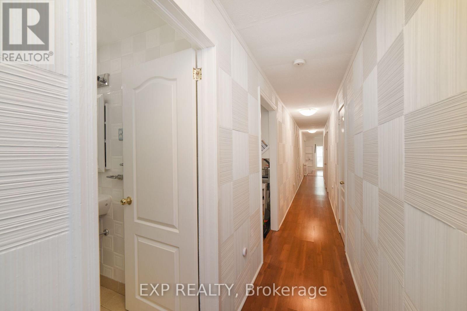 445 Martin Grove Road, Toronto, Ontario  M9B 4M3 - Photo 27 - W12473247