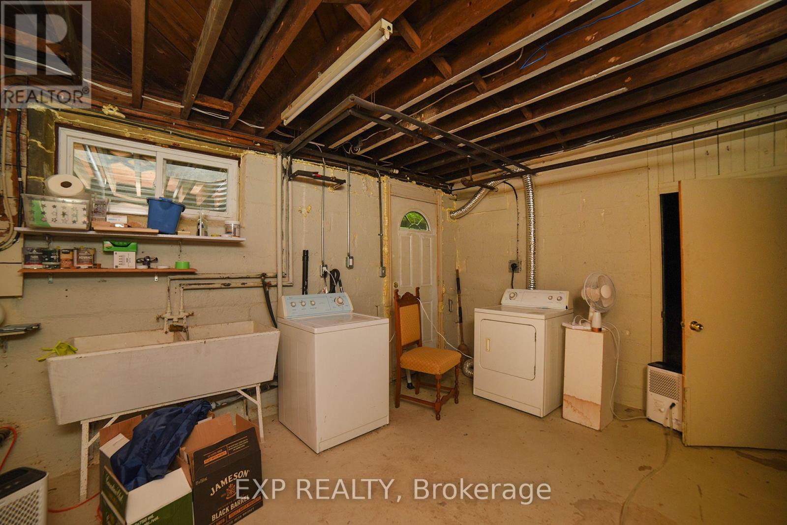 445 Martin Grove Road, Toronto, Ontario  M9B 4M3 - Photo 31 - W12473247