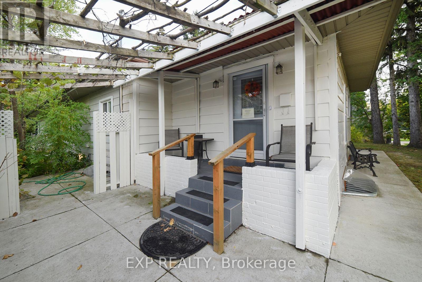 445 Martin Grove Road, Toronto, Ontario  M9B 4M3 - Photo 5 - W12473247