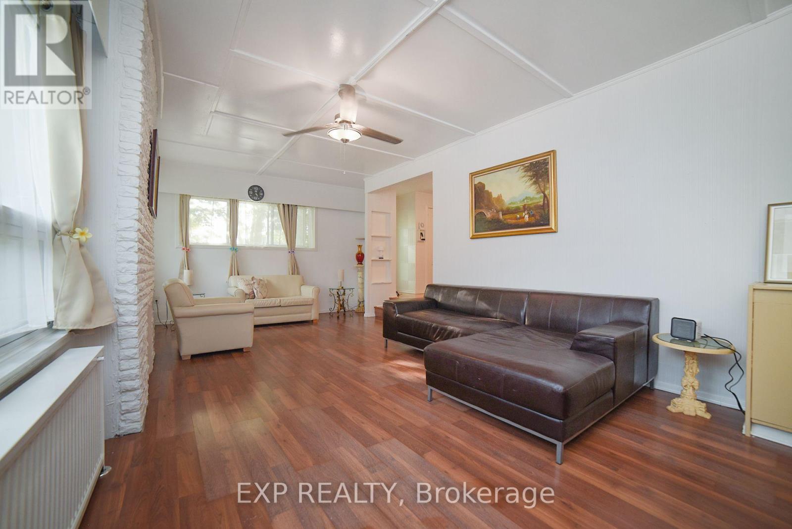 445 Martin Grove Road, Toronto, Ontario  M9B 4M3 - Photo 8 - W12473247