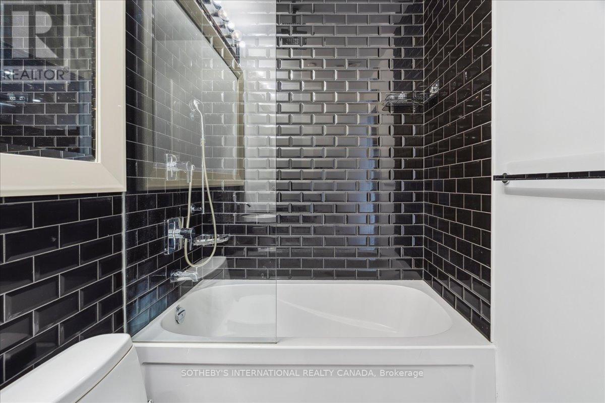 915 - 90 Park Lawn Road, Toronto, Ontario  M8Y 0B6 - Photo 18 - W12473254
