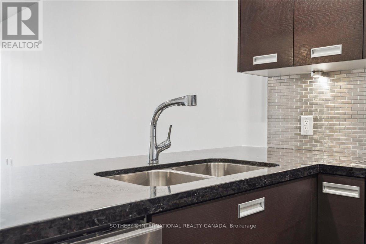 915 - 90 Park Lawn Road, Toronto, Ontario  M8Y 0B6 - Photo 7 - W12473254
