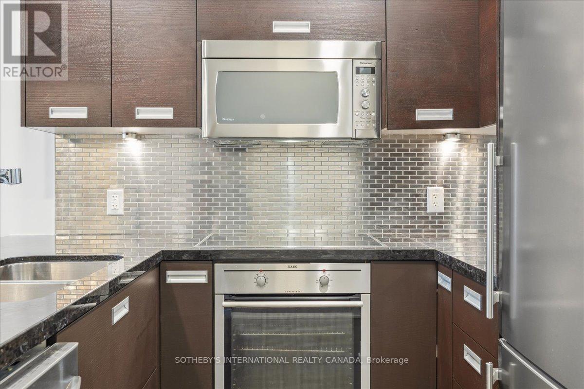 915 - 90 Park Lawn Road, Toronto, Ontario  M8Y 0B6 - Photo 8 - W12473254