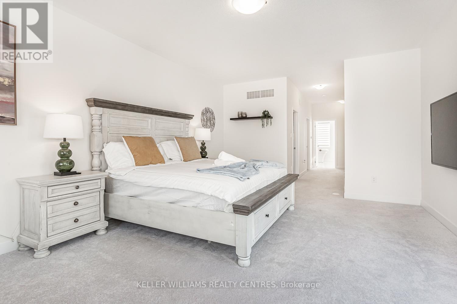 89 William Duncan Road, Toronto, Ontario  M3K 0C7 - Photo 13 - W12473282