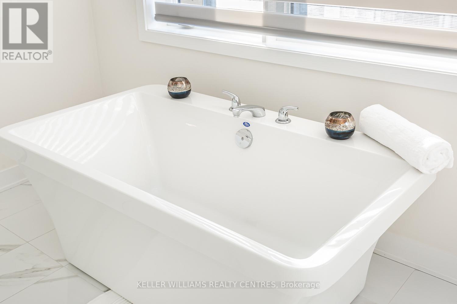 89 William Duncan Road, Toronto, Ontario  M3K 0C7 - Photo 20 - W12473282