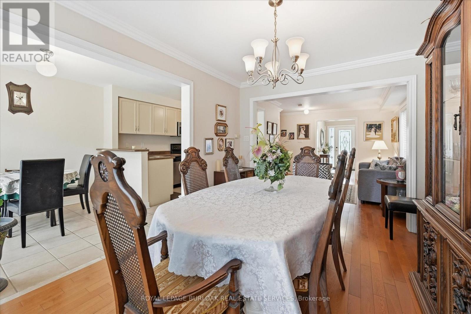 2279 Milford Lane, Oakville, Ontario  L6H 7K7 - Photo 12 - W12473289