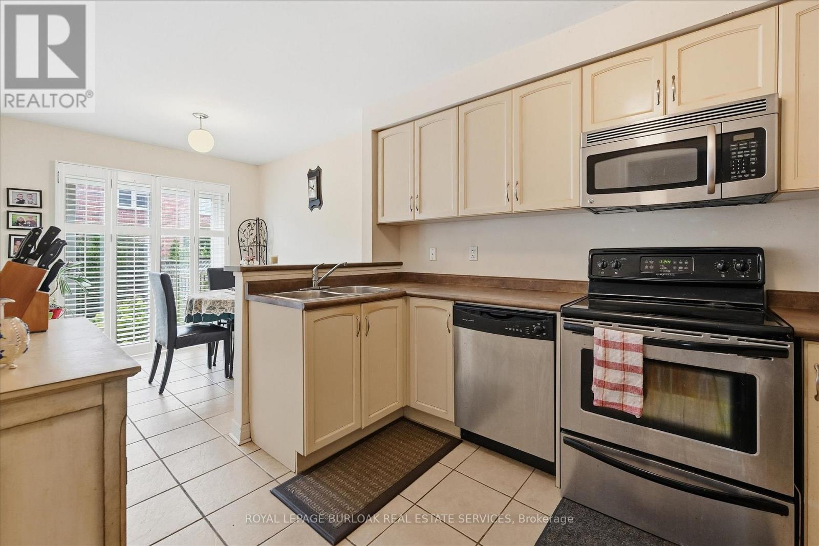 2279 Milford Lane, Oakville, Ontario  L6H 7K7 - Photo 15 - W12473289