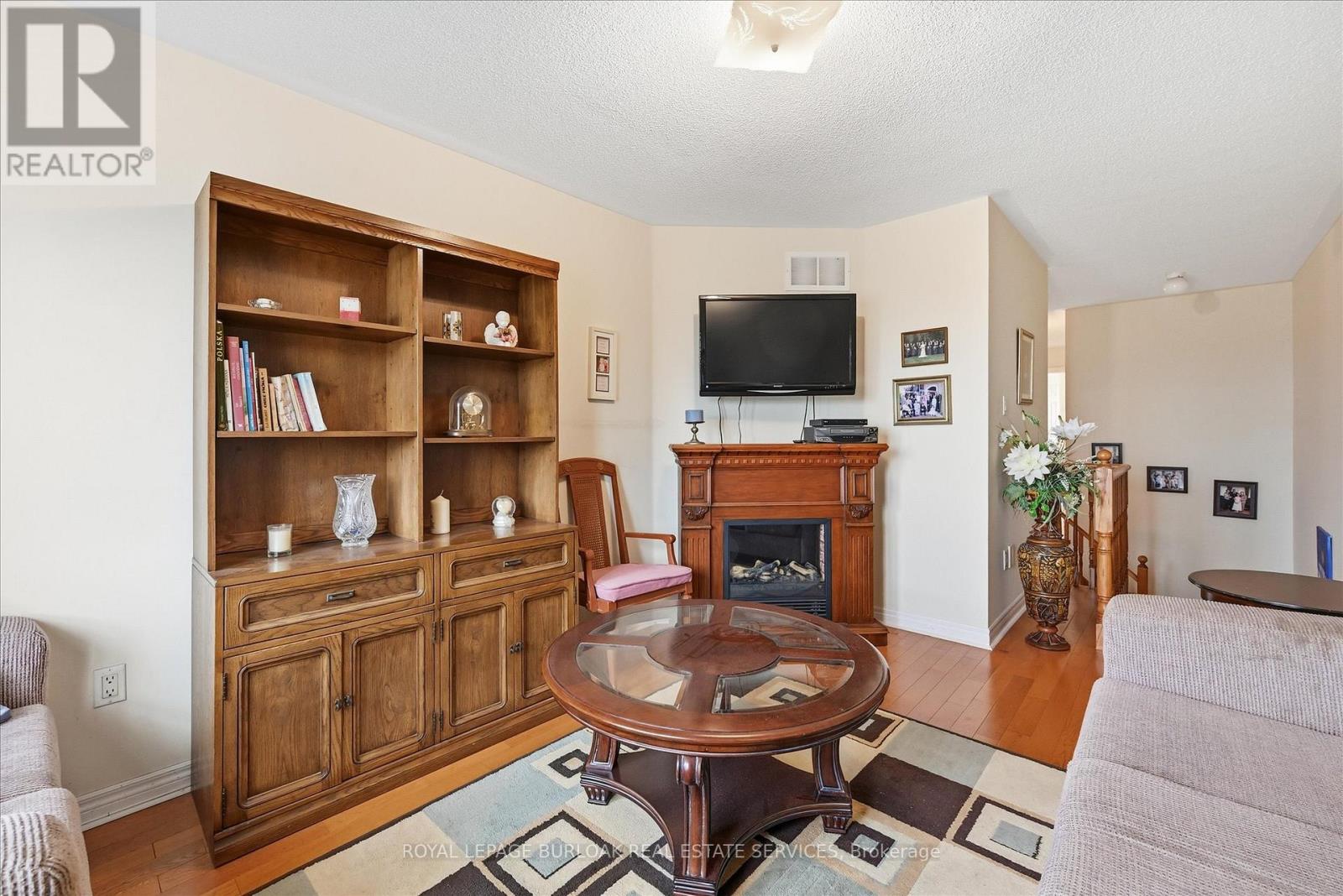 2279 Milford Lane, Oakville, Ontario  L6H 7K7 - Photo 22 - W12473289