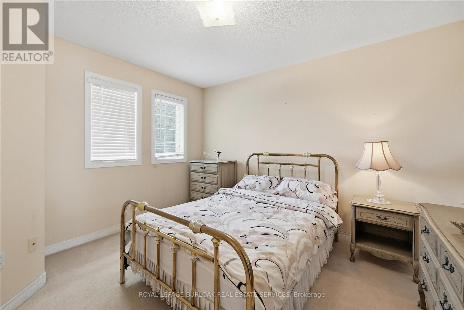 2279 Milford Lane, Oakville, Ontario  L6H 7K7 - Photo 24 - W12473289
