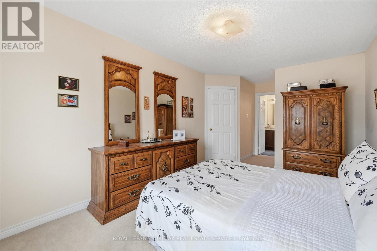 2279 Milford Lane, Oakville, Ontario  L6H 7K7 - Photo 28 - W12473289