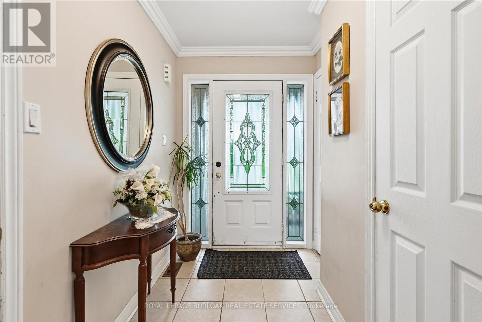 2279 Milford Lane, Oakville, Ontario  L6H 7K7 - Photo 6 - W12473289