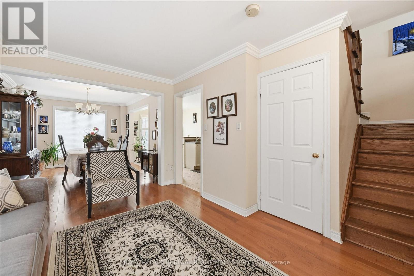 2279 Milford Lane, Oakville, Ontario  L6H 7K7 - Photo 8 - W12473289
