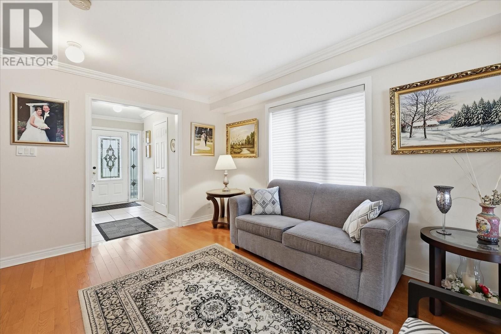 2279 Milford Lane, Oakville, Ontario  L6H 7K7 - Photo 9 - W12473289
