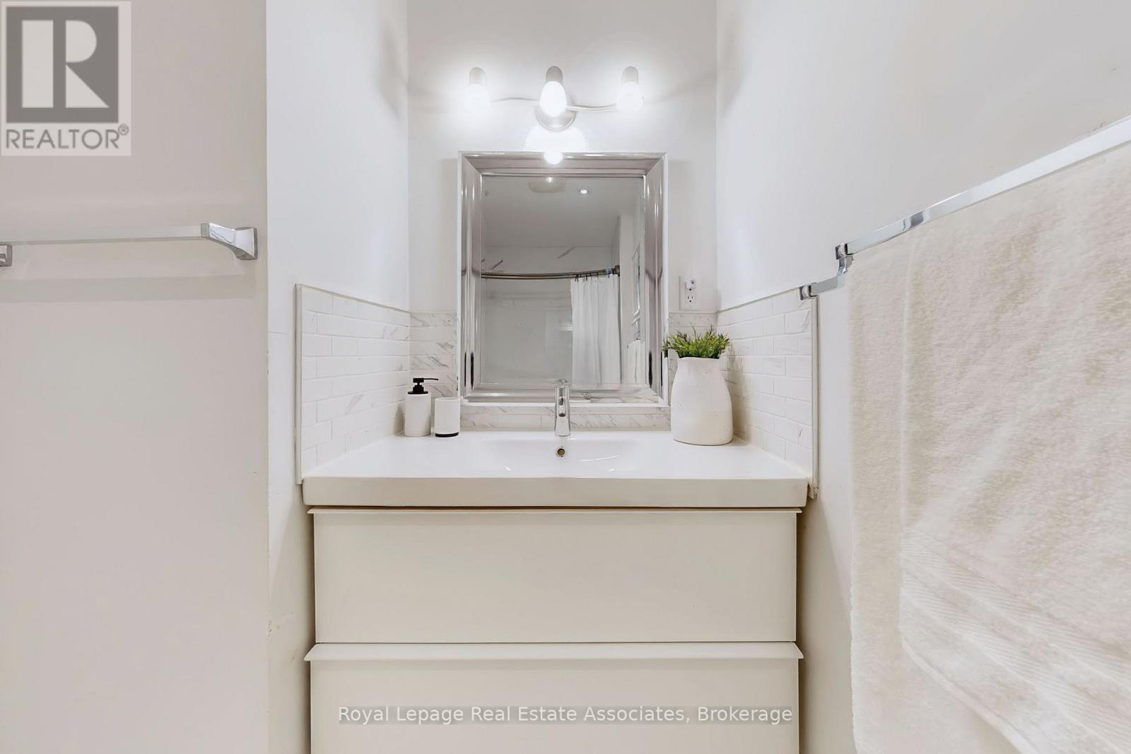 53 - 600 Silver Creek Boulevard, Mississauga, Ontario  L5A 2B4 - Photo 33 - W12473314