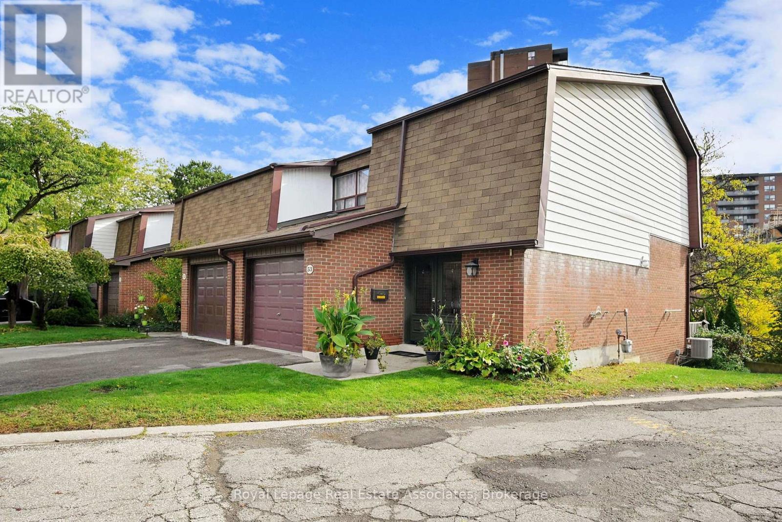 53 - 600 Silver Creek Boulevard, Mississauga, Ontario  L5A 2B4 - Photo 4 - W12473314