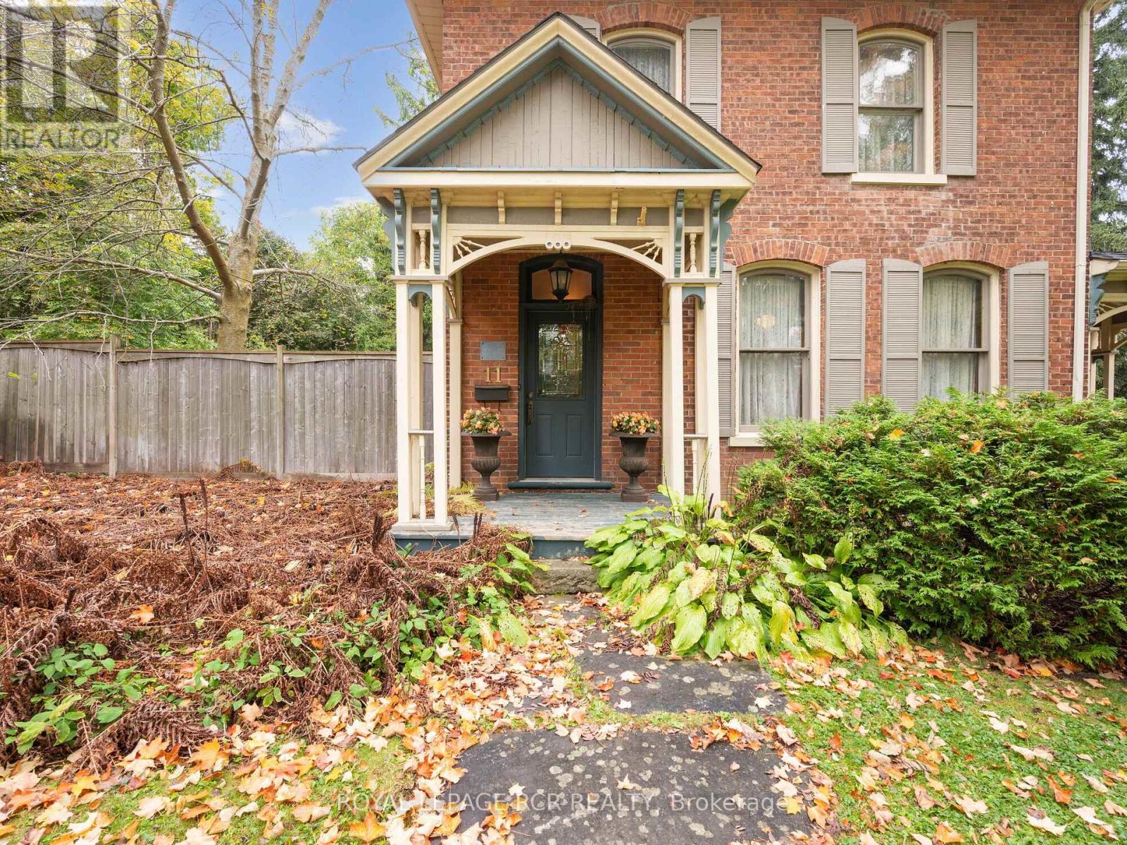11 Third Avenue, Orangeville, Ontario  L9W 1G8 - Photo 6 - W12473320