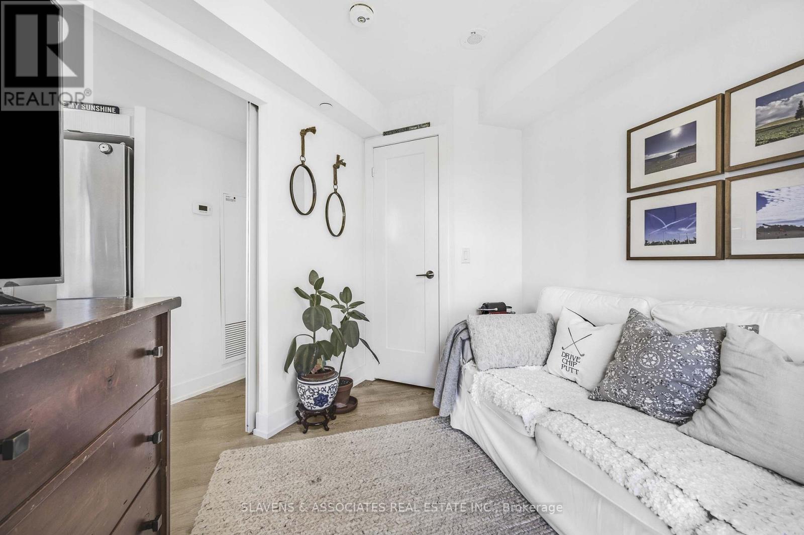 2633 - 5 Mabelle Avenue, Toronto, Ontario  M9A 0E1 - Photo 3 - W12473325