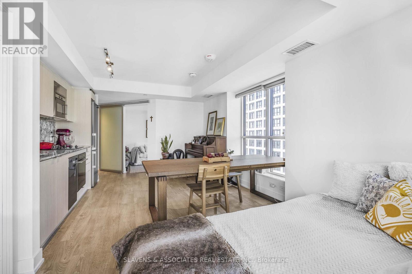 2633 - 5 Mabelle Avenue, Toronto, Ontario  M9A 0E1 - Photo 6 - W12473325