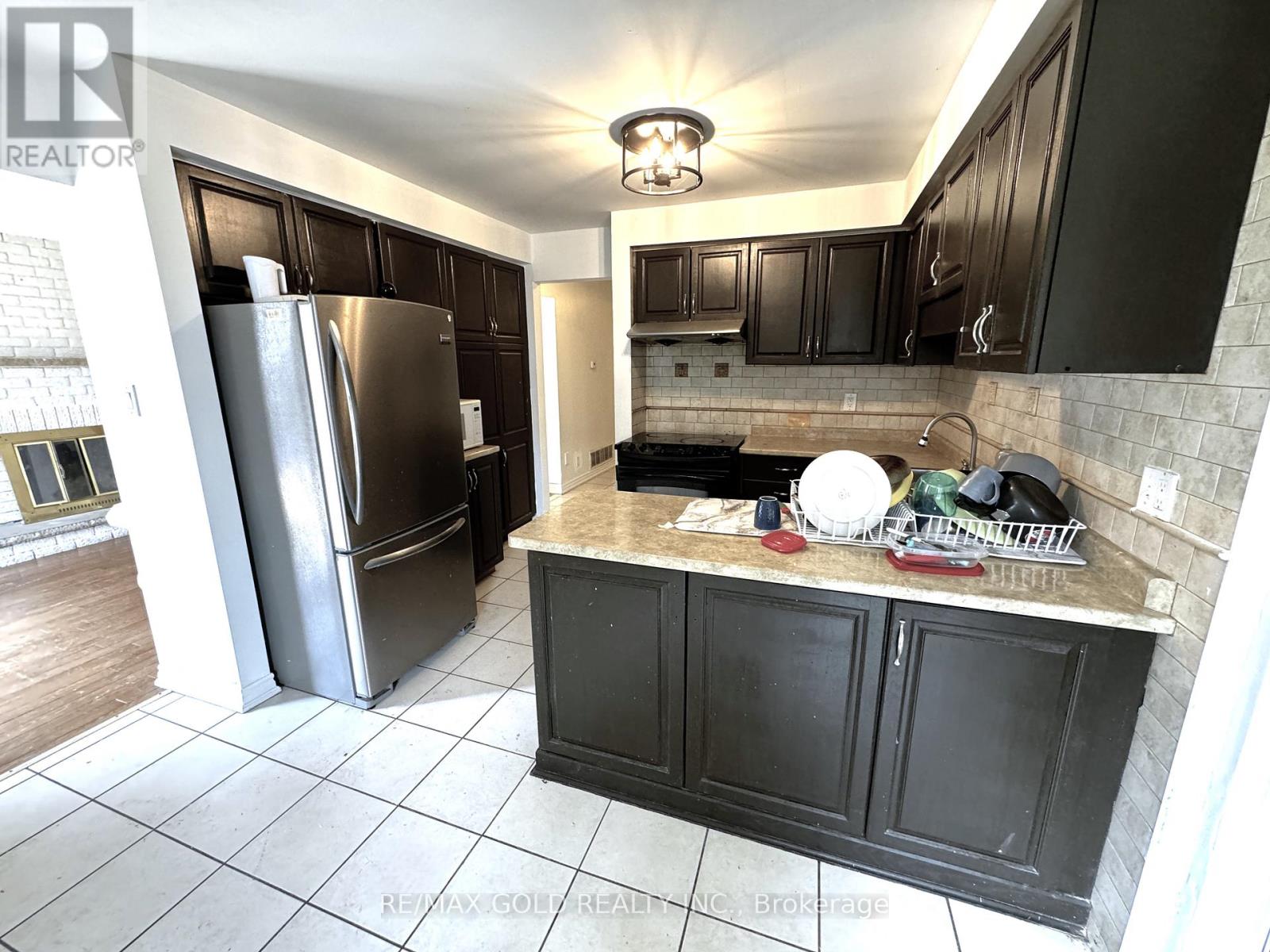 Main - 52 Major William Sharpe Drive, Brampton, Ontario  L6X 3J1 - Photo 6 - W12473330