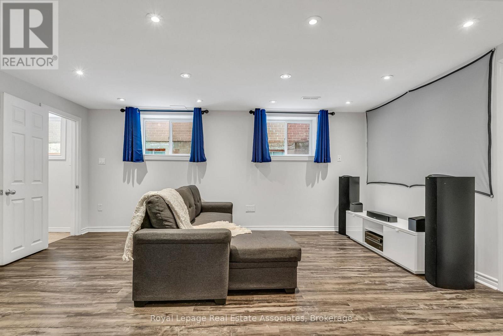 1034 Meredith Avenue, Mississauga, Ontario  L5E 2C7 - Photo 29 - W12473358