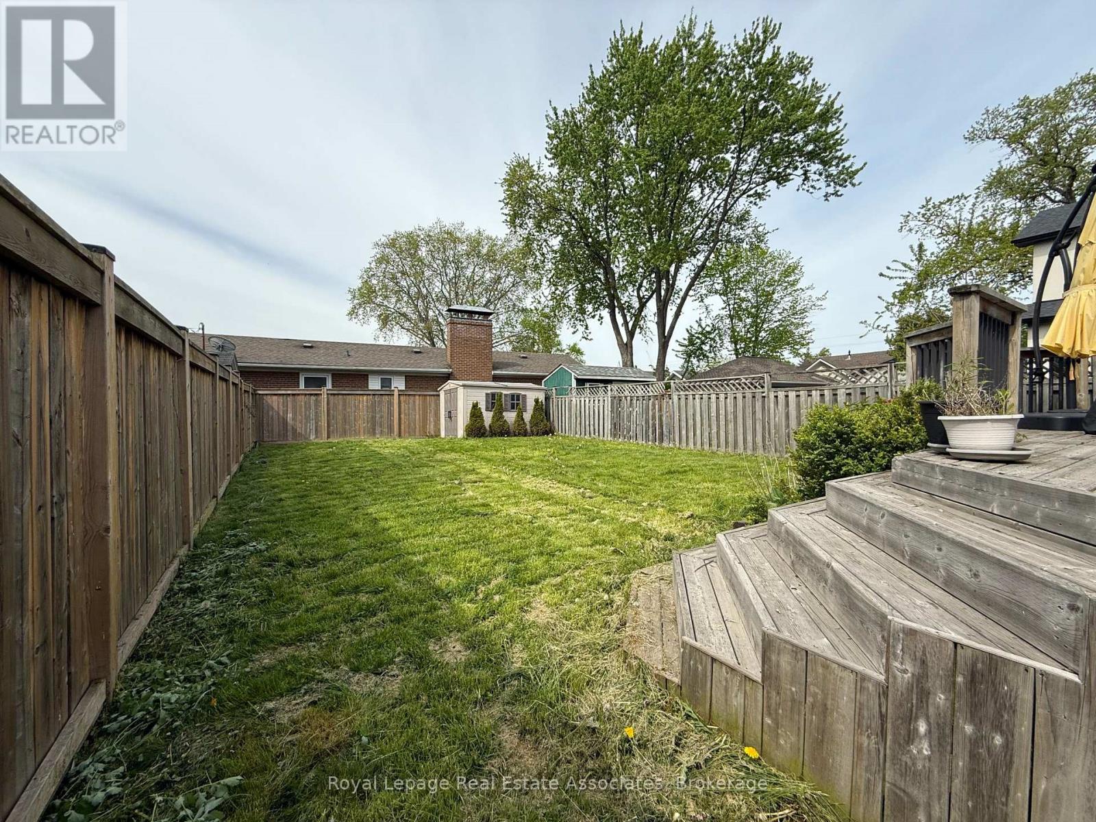 1034 Meredith Avenue, Mississauga, Ontario  L5E 2C7 - Photo 37 - W12473358