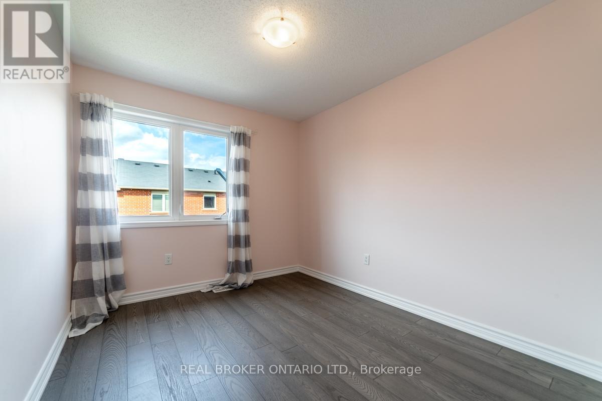 435 Cavanagh Lane, Milton, Ontario  L9T 8G6 - Photo 20 - W12473367