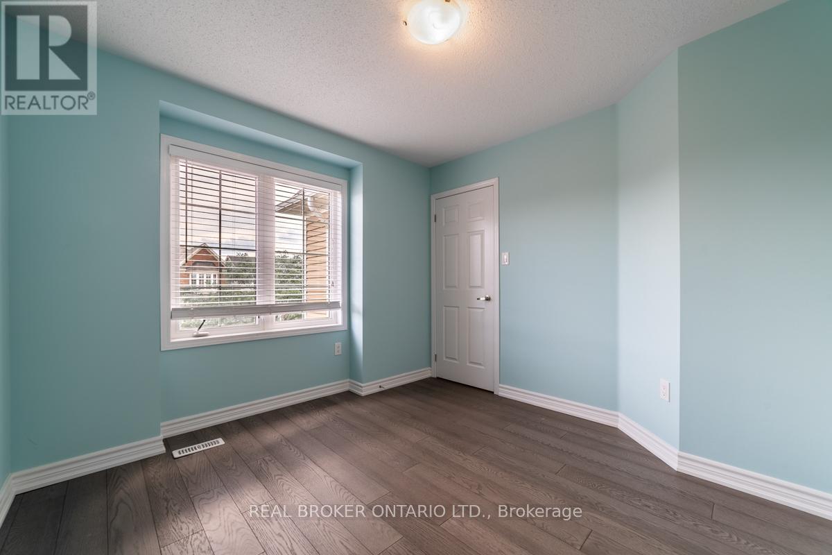 435 Cavanagh Lane, Milton, Ontario  L9T 8G6 - Photo 22 - W12473367