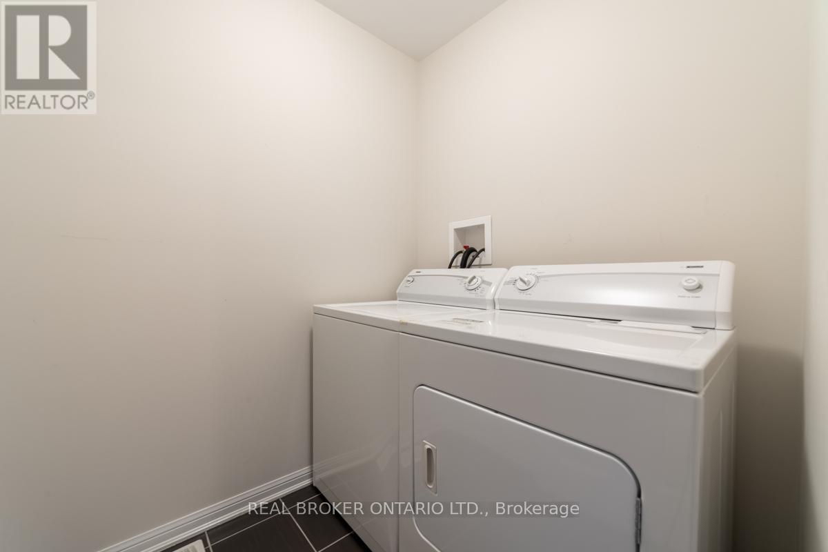 435 Cavanagh Lane, Milton, Ontario  L9T 8G6 - Photo 26 - W12473367