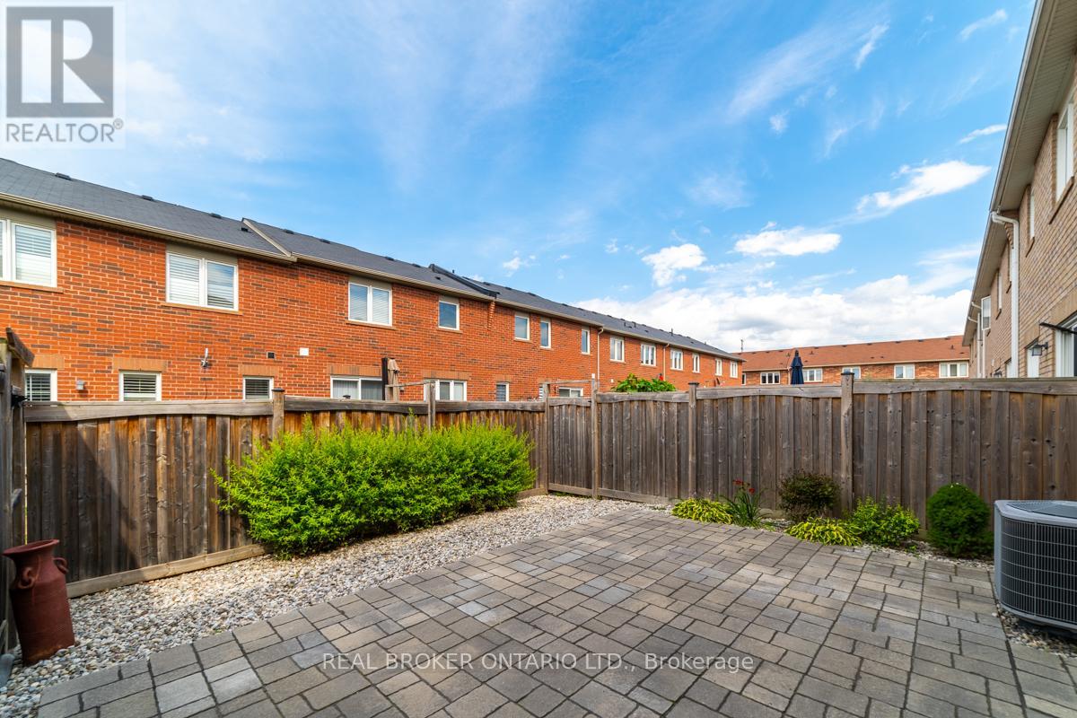 435 Cavanagh Lane, Milton, Ontario  L9T 8G6 - Photo 27 - W12473367