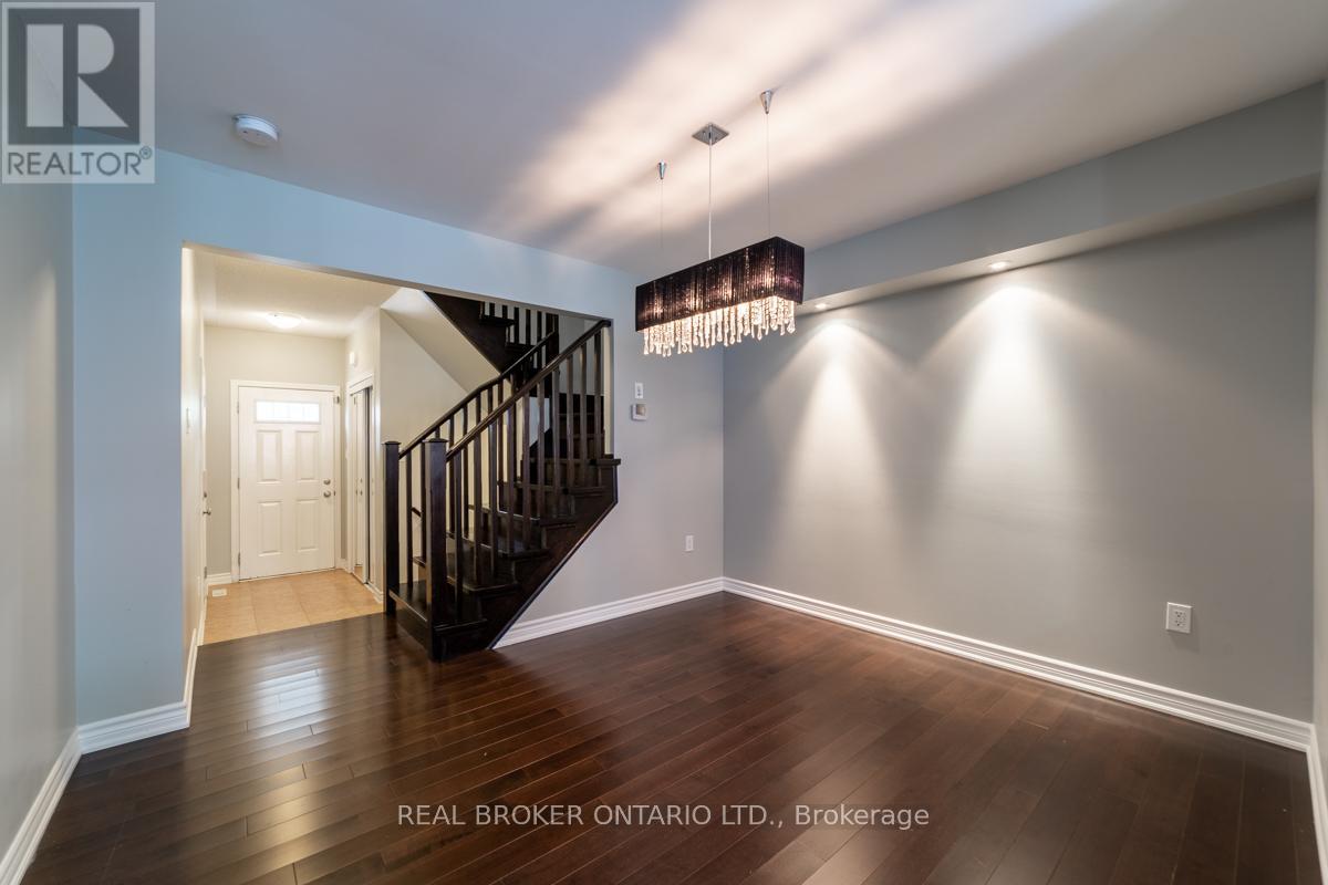 435 Cavanagh Lane, Milton, Ontario  L9T 8G6 - Photo 5 - W12473367