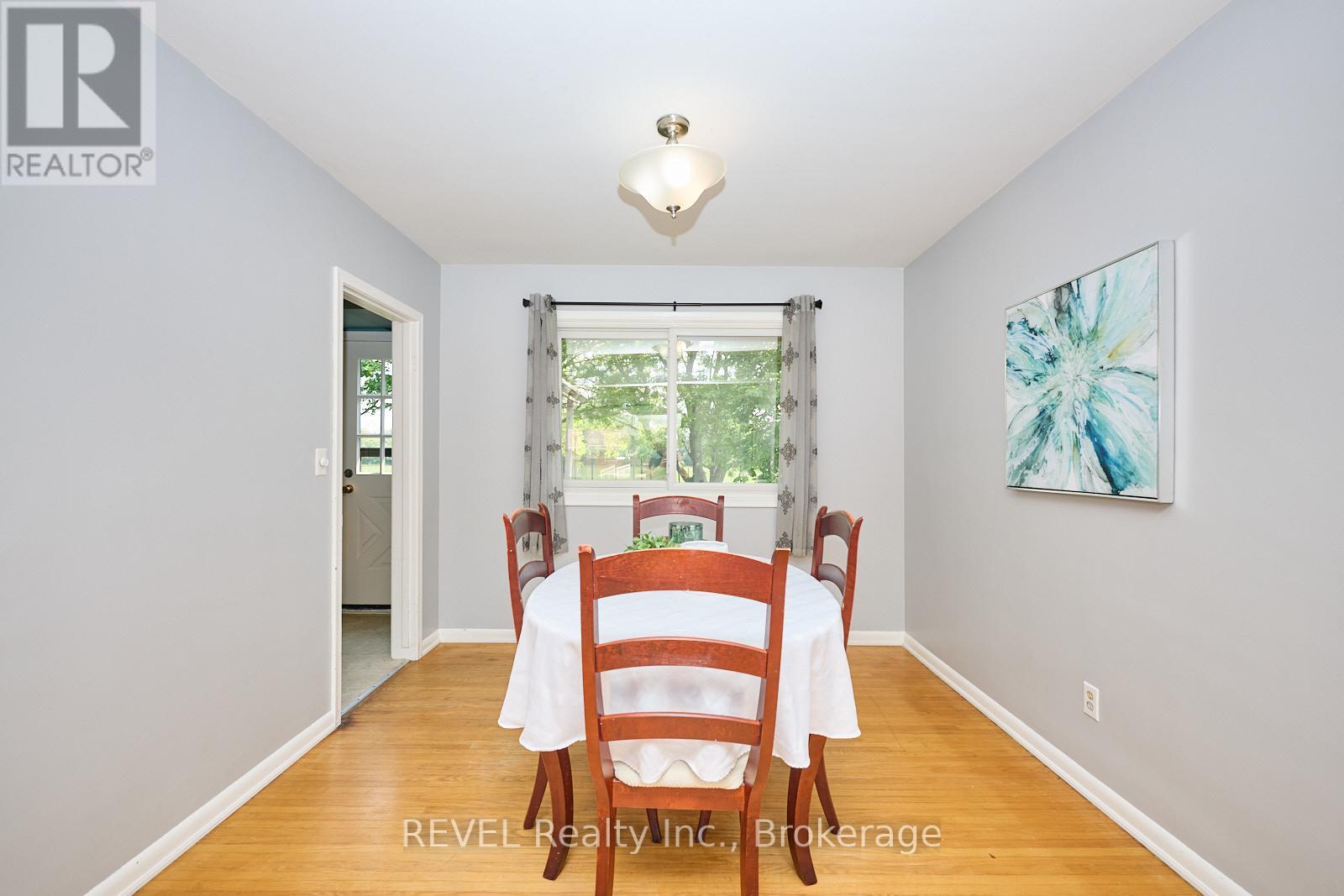 6724 Mcmicking Street, Niagara Falls, Ontario  L2J 1X3 - Photo 12 - X12473439