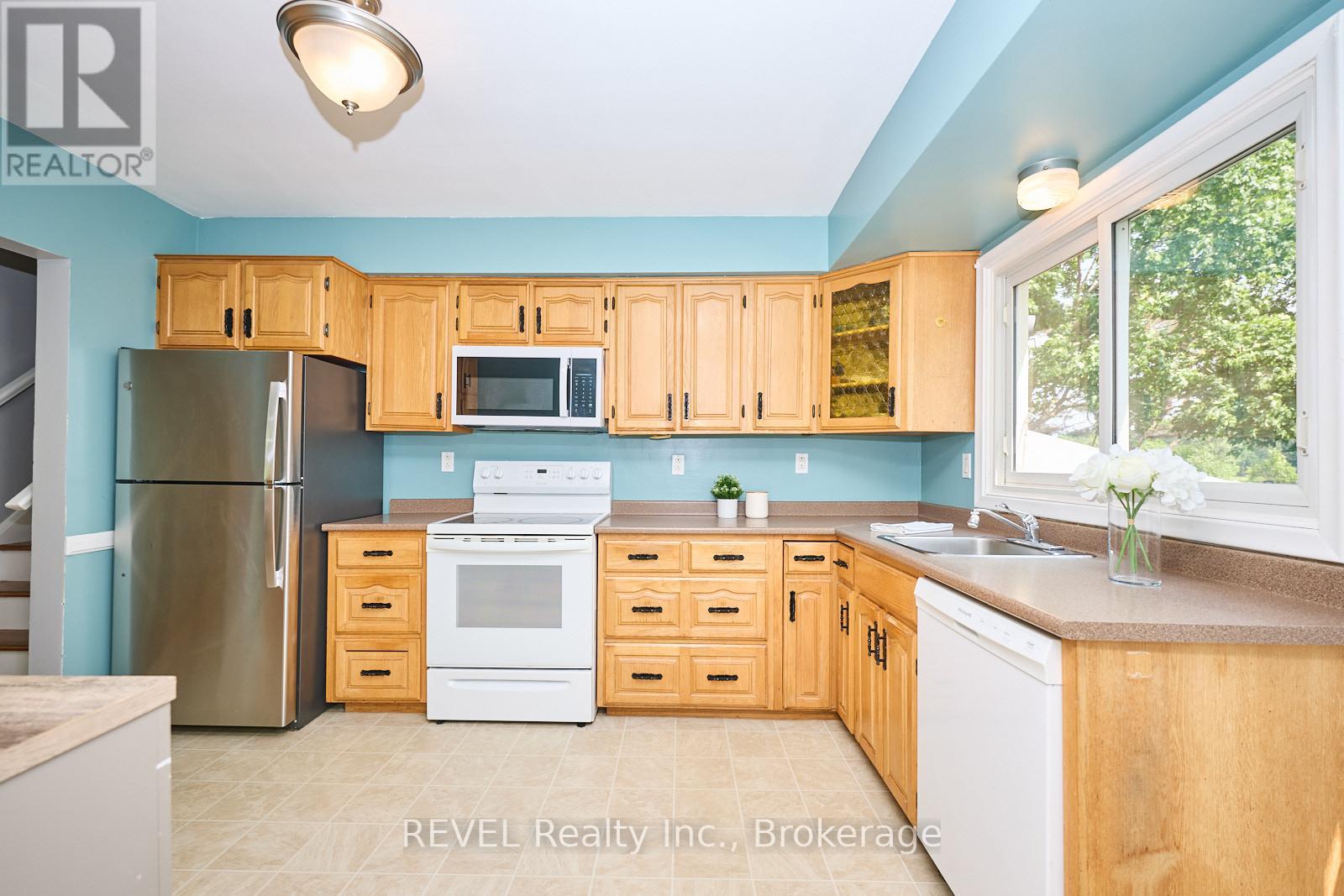 6724 Mcmicking Street, Niagara Falls, Ontario  L2J 1X3 - Photo 13 - X12473439