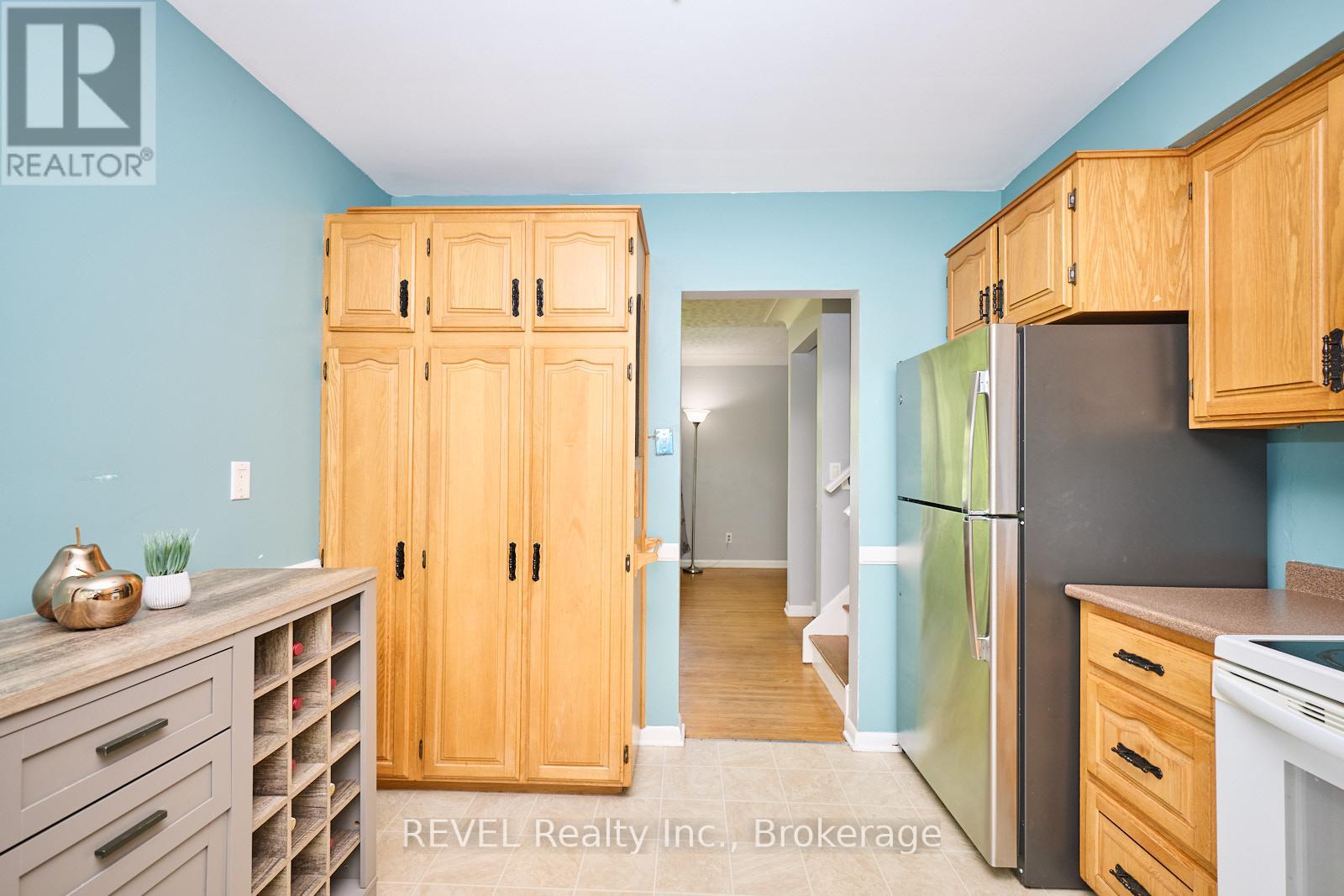 6724 Mcmicking Street, Niagara Falls, Ontario  L2J 1X3 - Photo 14 - X12473439