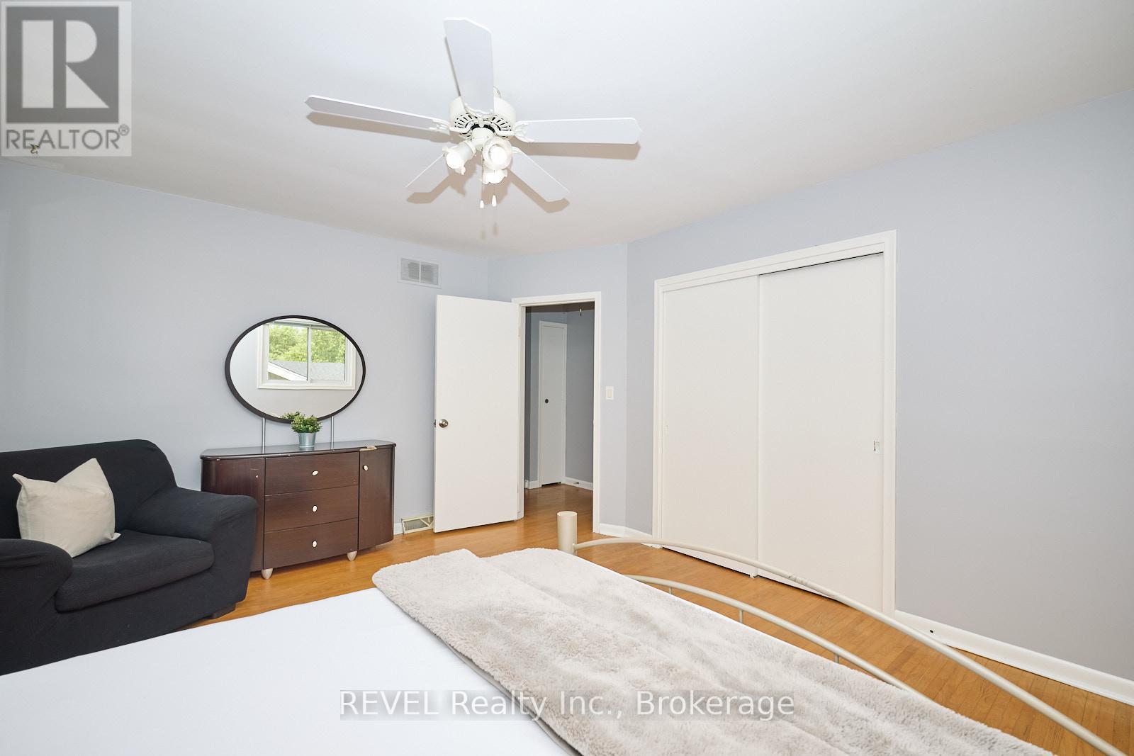 6724 Mcmicking Street, Niagara Falls, Ontario  L2J 1X3 - Photo 17 - X12473439