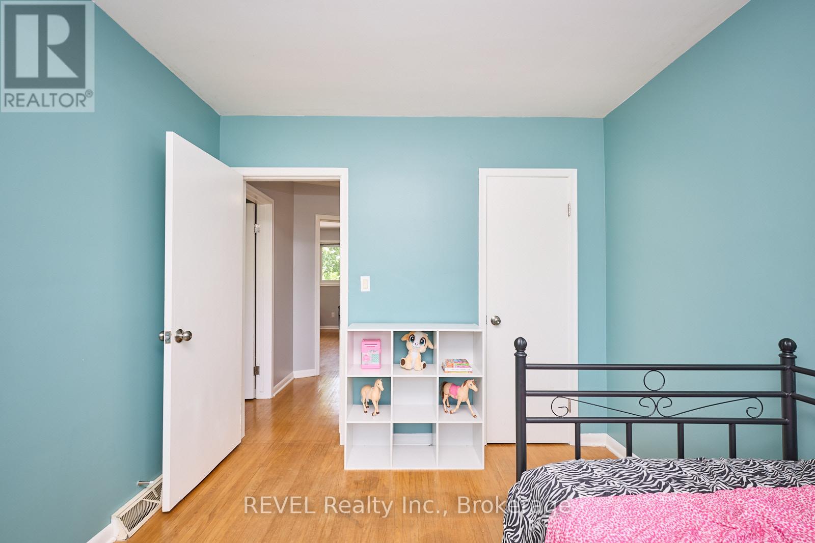 6724 Mcmicking Street, Niagara Falls, Ontario  L2J 1X3 - Photo 23 - X12473439