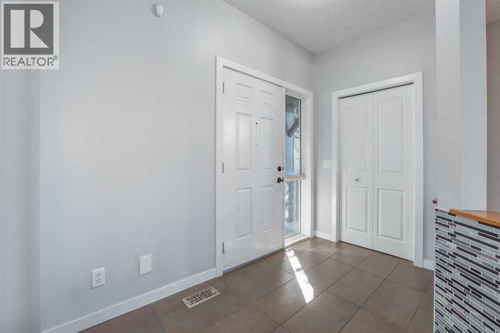 129 Pantego Bay Nw, Calgary, Alberta  T3K 0B7 - Photo 2 - A2255406