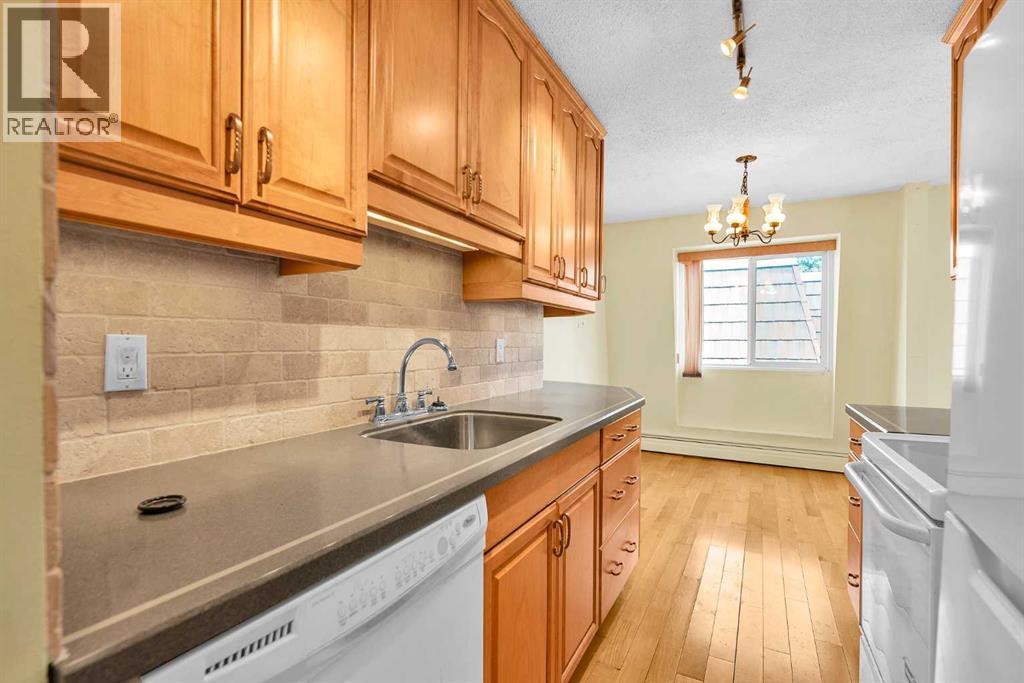 301, 508 Cedar Crescent Sw, Calgary, Alberta  T3C 2Y8 - Photo 3 - A2260495
