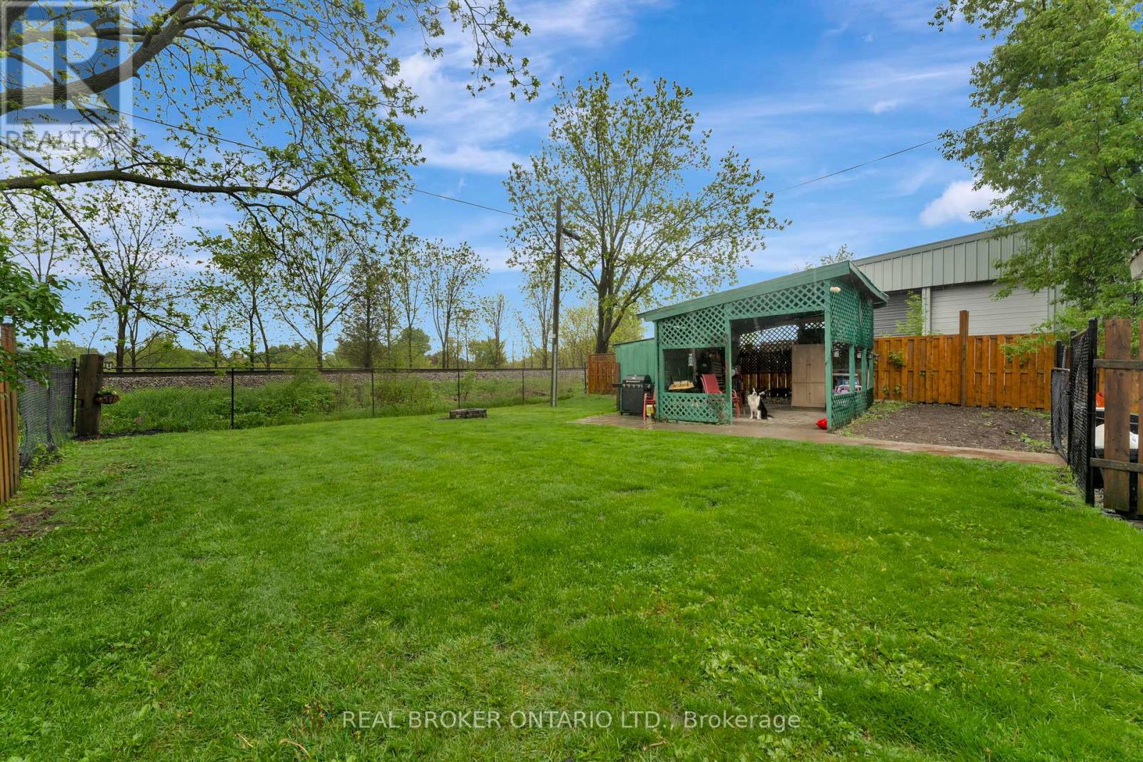 16 John Street, Haldimand, Ontario  N0A 1H0 - Photo 32 - X12473245