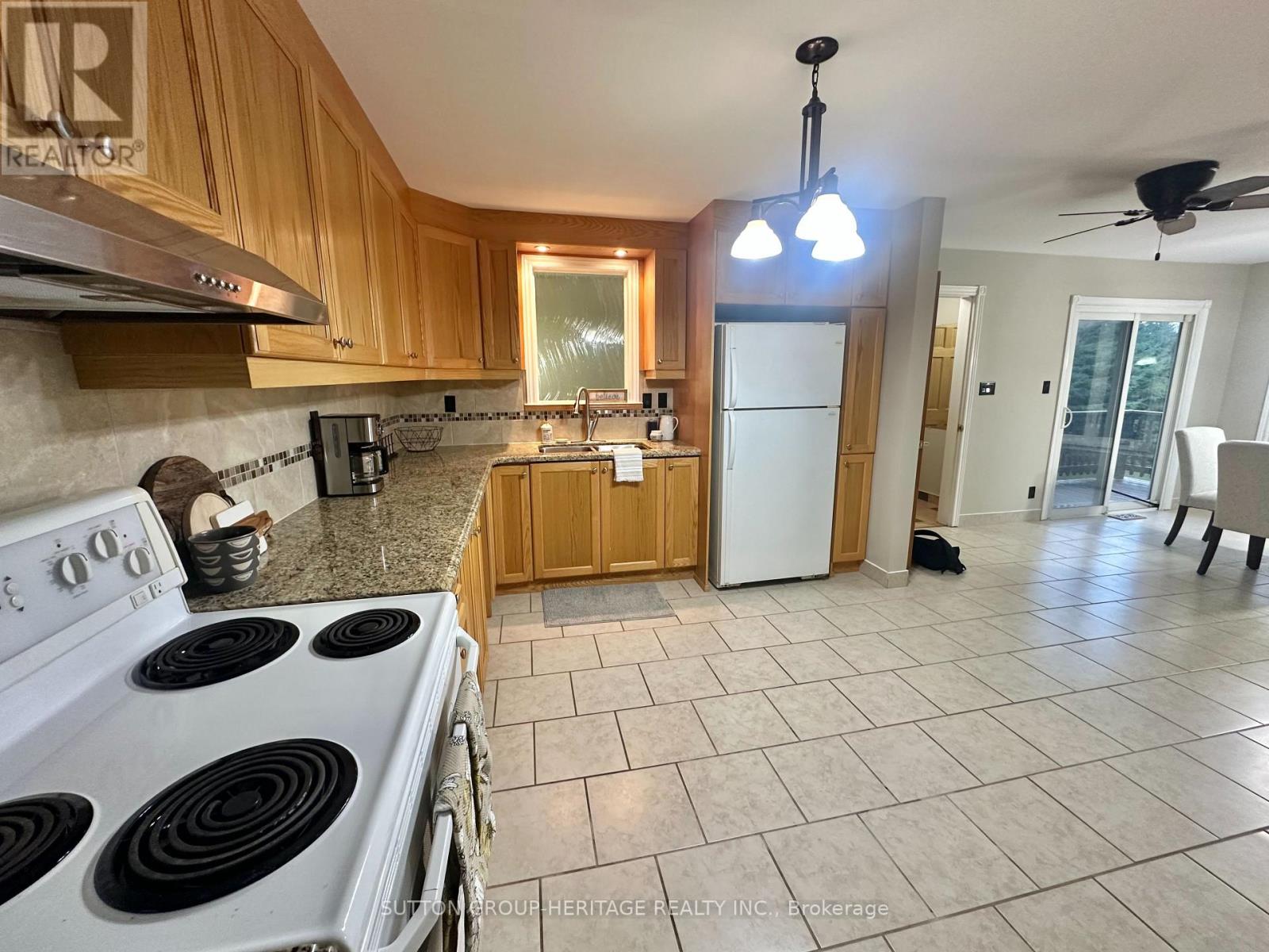 584 Rohallion Road S, Kawartha Lakes (Carden), Ontario  L0K 1B0 - Photo 10 - X12473268