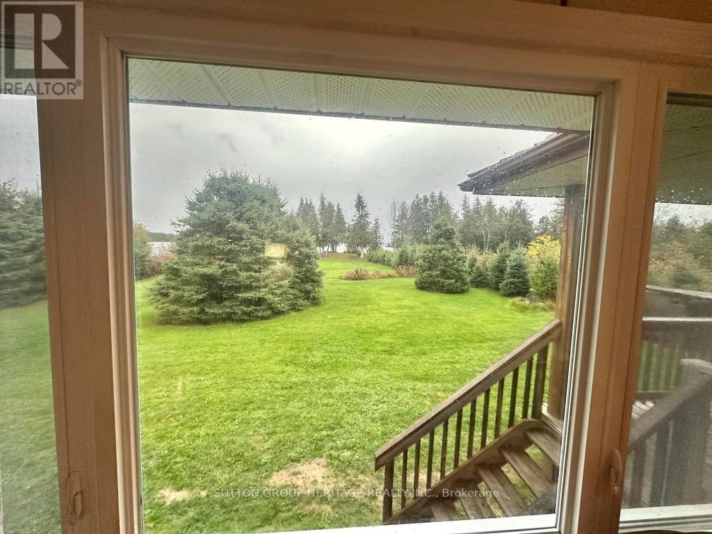 584 Rohallion Road S, Kawartha Lakes (Carden), Ontario  L0K 1B0 - Photo 12 - X12473268