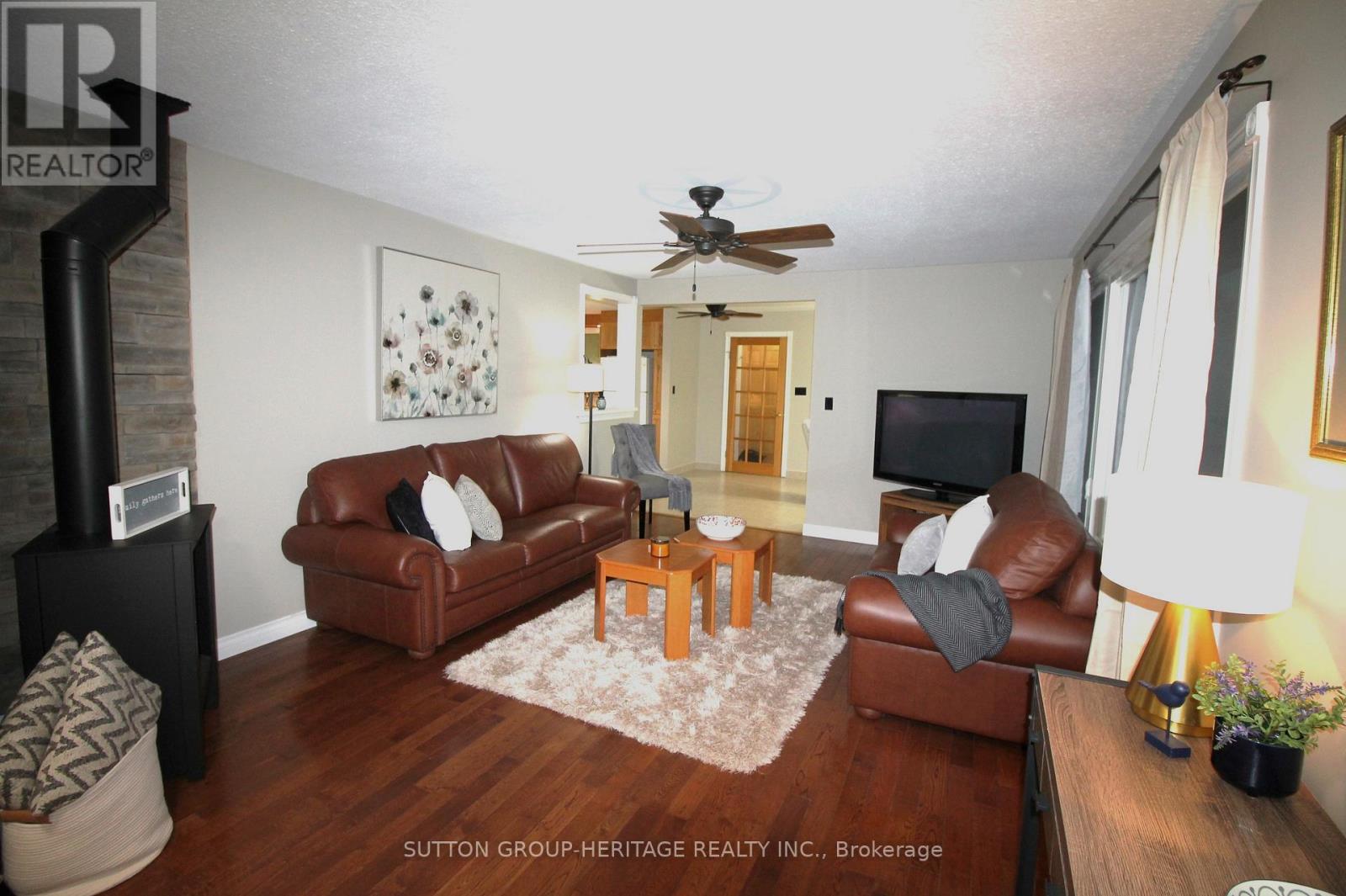 584 Rohallion Road S, Kawartha Lakes (Carden), Ontario  L0K 1B0 - Photo 5 - X12473268