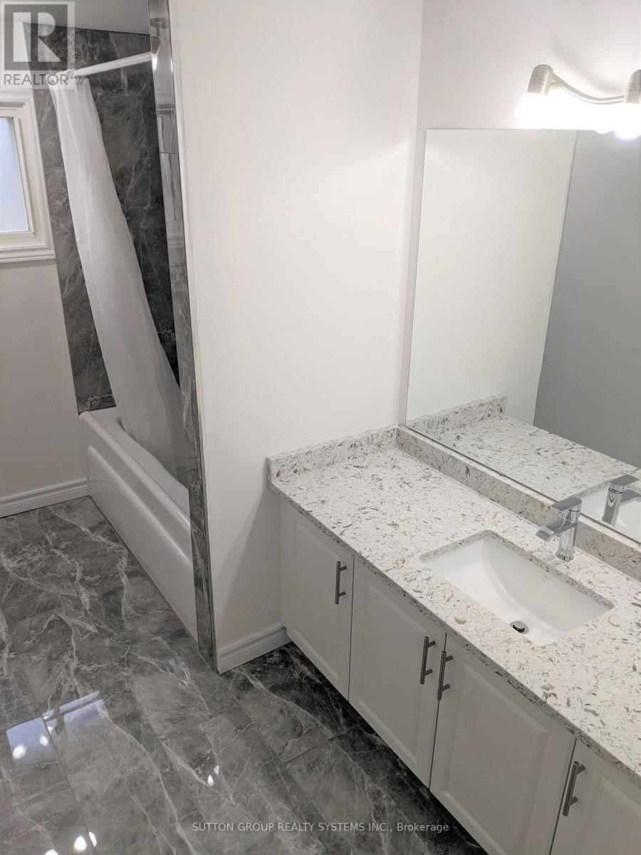 Upper - 85 Covington Crescent, Kitchener, Ontario  N2N 2X1 - Photo 10 - X12473292